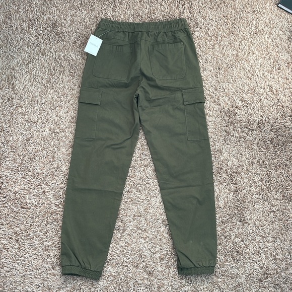 SOLD Off-site | Forever 21 Men’s Olive Joggers Size Small - Picture 2 of 13
